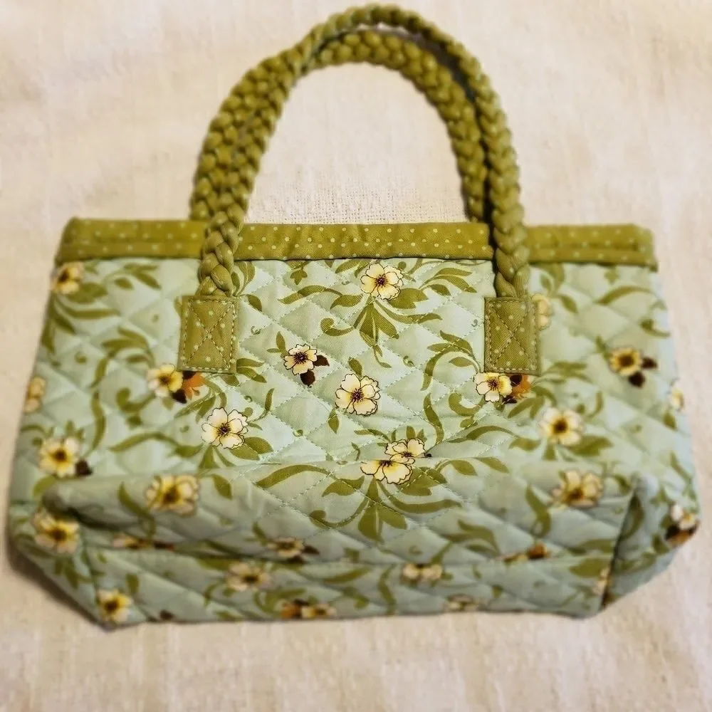 𝅺ISABELLA'S JOURNEY FLORAL QUILTED SHOULDER BAG